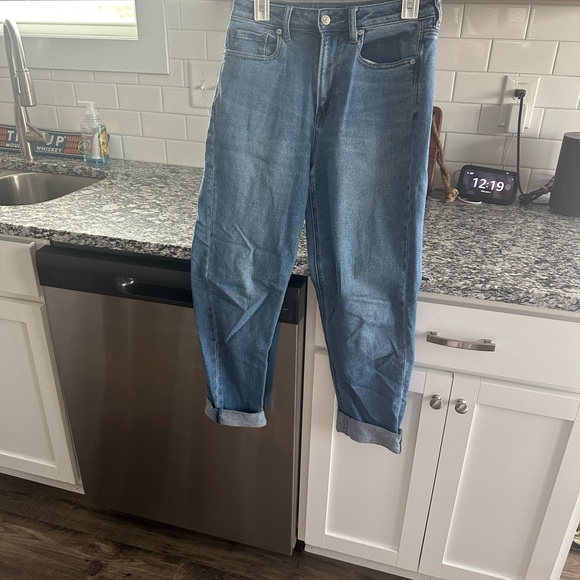 American Eagle Outfitters Denim - American Eagle Outfitters Mom Jeans in Classic Blue